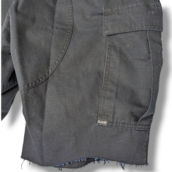 5.11 Tactical Cargo Cutoff Techwear Shorts Conceal Carry in Navy: Mens Large - Picture 6 of 8